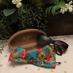 Maui Jim Black Sunglasses with Floral Pouch and Hard Case